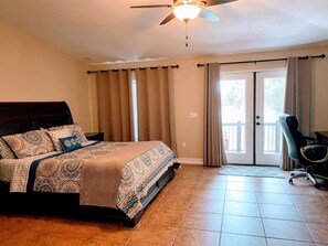 5 bedrooms, desk, iron/ironing board, travel cot