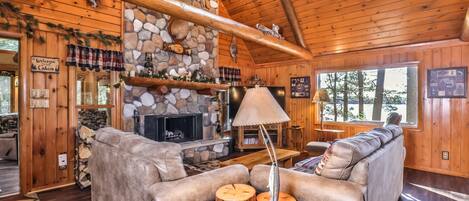 Smart-TV, Kamin, DVD-Player