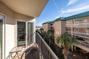 Property grounds - Oceanfront Condominium (Saint Simons Island)