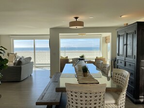 Dining - 1617O: 4  BR, 3  BA House in Oxnard, Sleeps 8 (Oxnard)