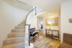 Interior - 1617O: 4 BR, 3 BA House in Oxnard, Sleeps 8 (Oxnard)