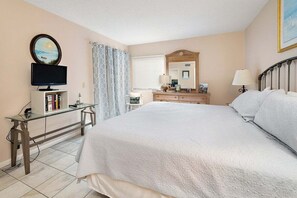 2 bedrooms, iron/ironing board, free WiFi, bed sheets - Oceanfront Condo with Balcony, Pool Beach Access (Saint Simons Island)