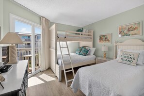 2 bedrooms, iron/ironing board, free WiFi, bed sheets - Oceanfront Condominium with Great Amenities (Saint Simons Island)