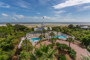 A heated pool - Multi Story home in seaside development with community pool and direct beach access. (Saint Simons Island)