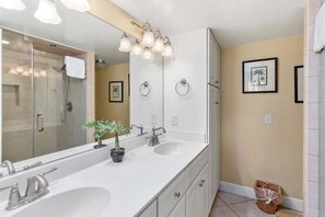 Shower, towels