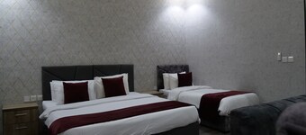  Twins Downtown Hotel