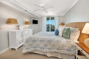 2 bedrooms, iron/ironing board, free WiFi, bed sheets - Oceanfront Condo with Swimming Pool. Ocean View (Saint Simons Island)