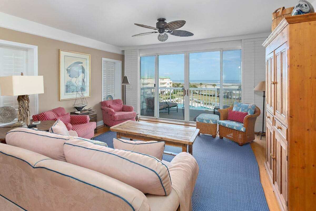 Saint Simons Grand 304 - Living Space