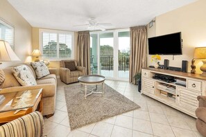 TV - Boardwalk to the Beach. Ocean View from your Room (Saint Simons Island)