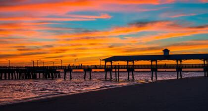 Enjoy the Beach on St Simons Island! Pool, Beach Access, Fitness Center, Tennis!