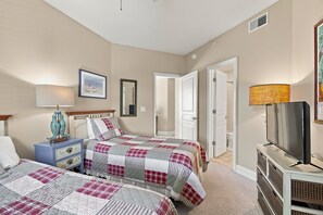3 bedrooms, iron/ironing board, WiFi (free), bed sheets