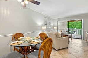 Dining - Bring Your Pet to The Beach! Oceanfront Condo (Saint Simons Island)