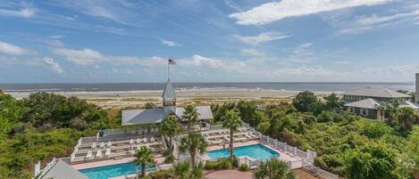 Een verwarmd zwembad