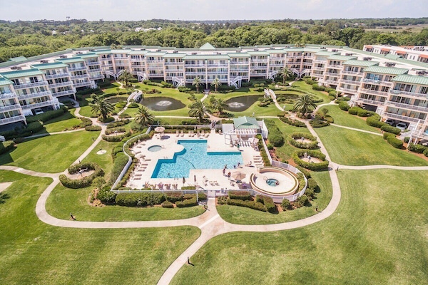 Saint Simons Grand Grounds