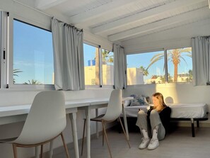 6 Schlafzimmer, Bügeleisen/Bügelbrett, kostenloses WLAN