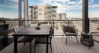 Luxurious Escape | Walk to Empower Field | Tesoro