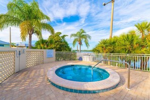 Pool - 3bdrm sleeps 8, Beach, Pools, Hot Tub, Gym, Game Room, Piers,Courts, Restaurants (Ruskin)