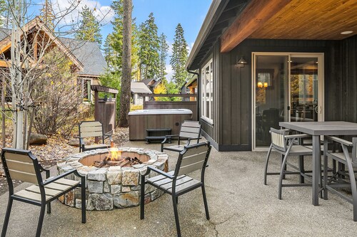 Prime Location in the Resort*Pet Friendly*Hot Tub*Gas Fire Pit*SAVE!!