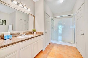 Bathtub, free toiletries, hair dryer, towels