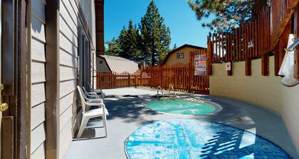 Mammoth View Villas 3 Walk to Village Gondola, Cozy Mountain Cabin in Forest Setting by RedAwning