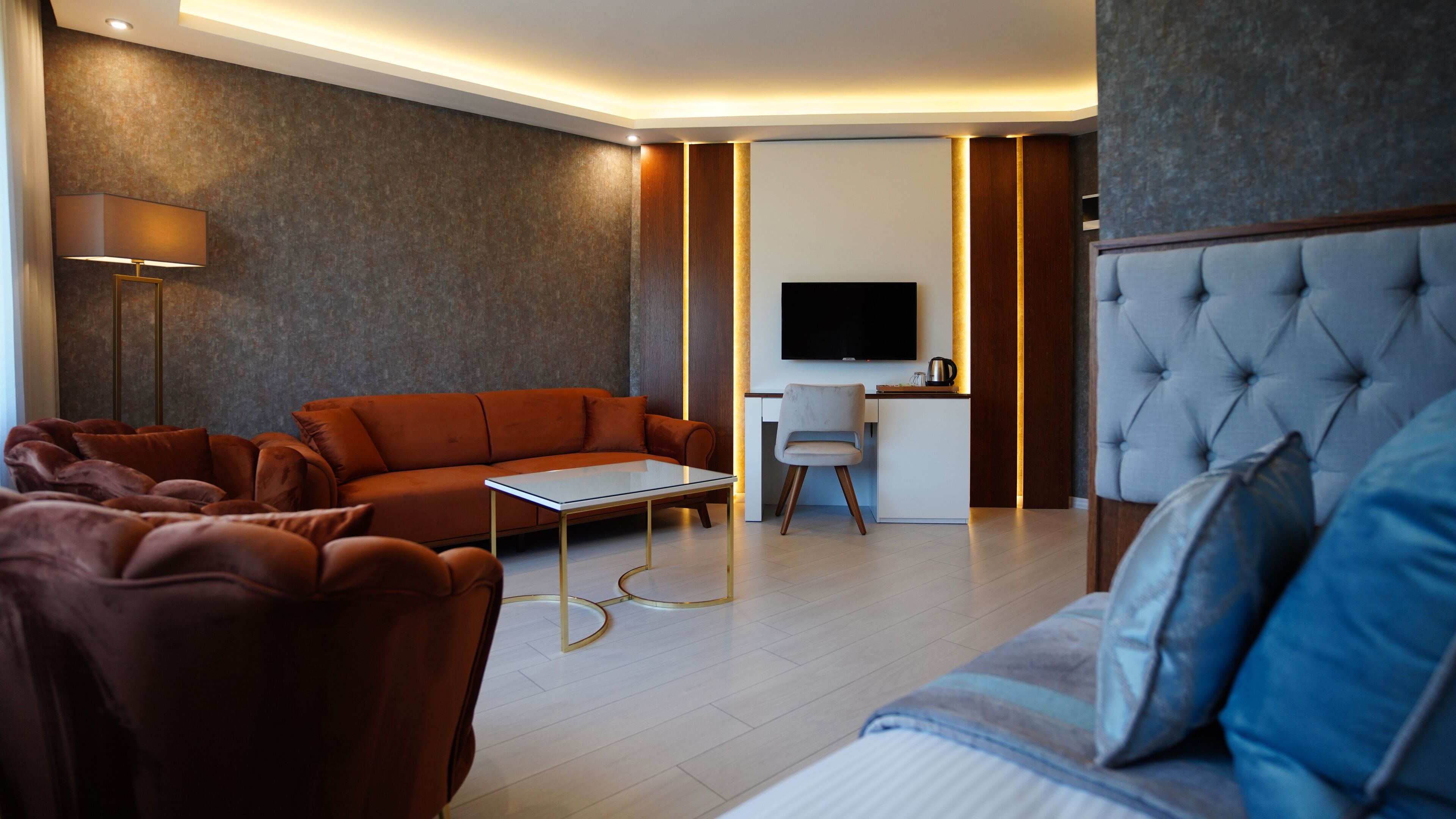 king suite room with jacuzzi and sauna | 1 bedroom, premium bedding, minibar, in-room safe