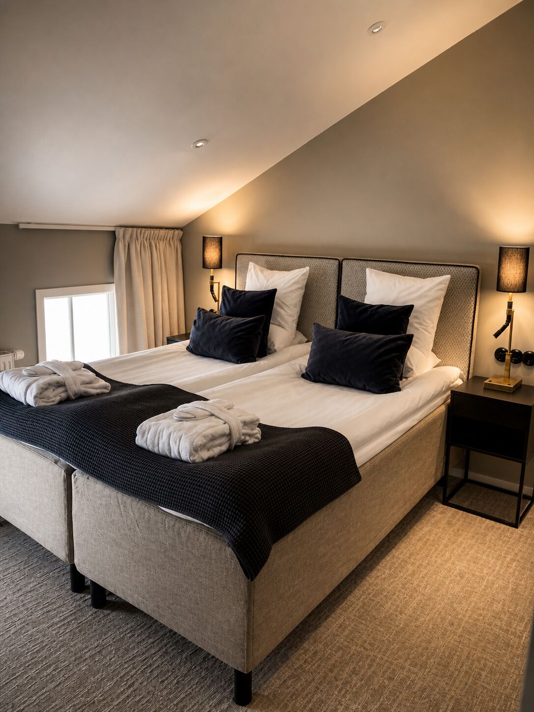 Standard Double or Twin Room | Hypo-allergenic bedding, desk, laptop workspace, free WiFi