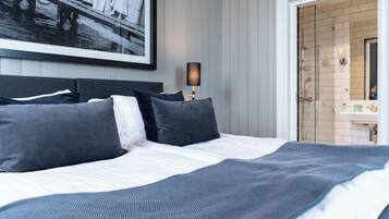 Superior Double or Twin Room | Hypo-allergenic bedding, desk, laptop workspace, free WiFi