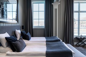 Suite | Hypo-allergenic bedding, desk, laptop workspace, free WiFi - Marstrands Kurhotell  (Marstrand)