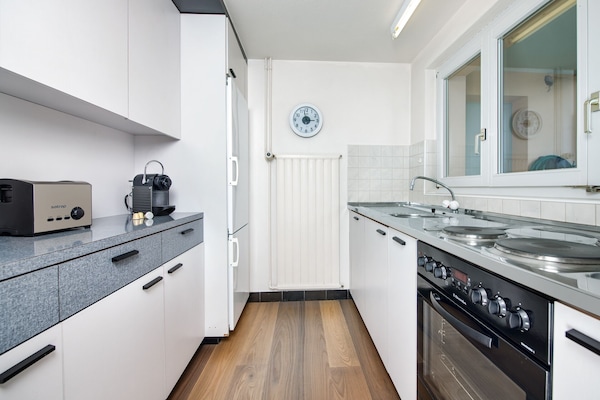 Frigorífic, forn, placa de cuina i cafetera i tetera