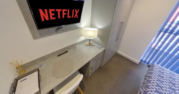 1 bedroom, desk, iron/ironing board, free WiFi