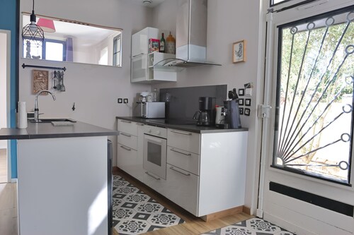 Entire house - 2 double bedrooms 