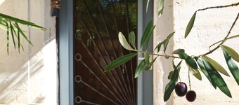 Entire house - 2 double bedrooms 