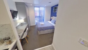 1 bedroom, desk, free WiFi, bed sheets