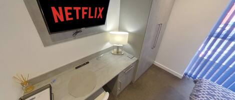 1 bedroom, desk, free WiFi, bed sheets