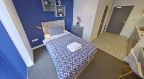 1 bedroom, desk, iron/ironing board, free WiFi - Signature House - Modern City Studio 23 (Coventry)
