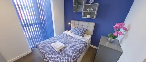 1 bedroom, desk, free WiFi, bed sheets