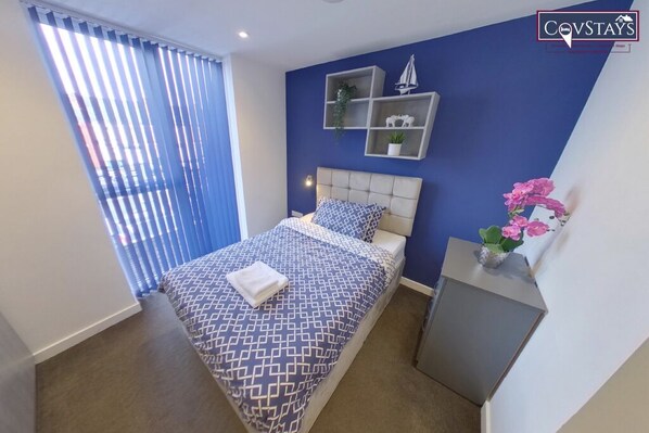 1 habitación, escritorio, wifi gratis y ropa de cama