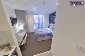 1 habitación, escritorio, wifi gratis y ropa de cama