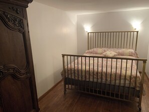 Room - Back in the past (roche en regnier)