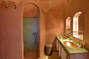 Shower, hair dryer, towels - house / villa - MARRAKECH (Marrakech)