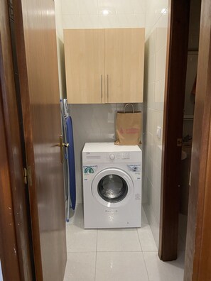 Interior - 3 Bedroom Apartment in incles (incles)