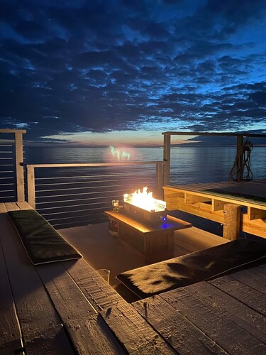 4 bed/2 bath Little piece of paradise! Pet friendly