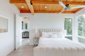 3 bedrooms, iron/ironing board, free WiFi, bed sheets - Sky-High Mountain Luxury w/ Jaw dropping Views (Candler)