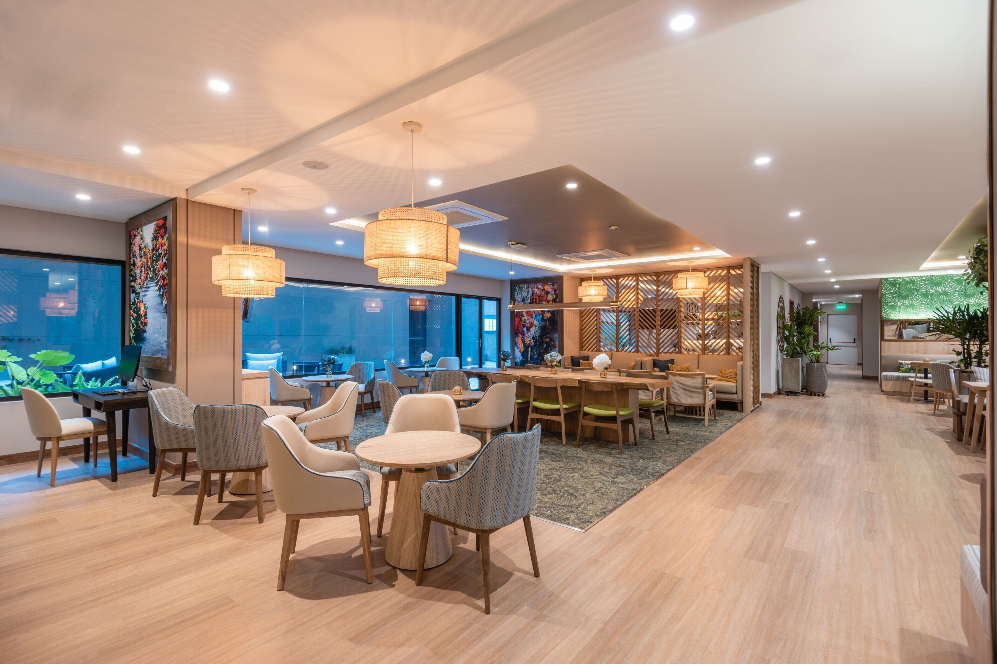 2 Restaurants, Frühstück