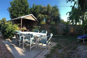 Outdoor dining - The Pier- Weddings, Reunions & Large Groups (Cocoa Beach)