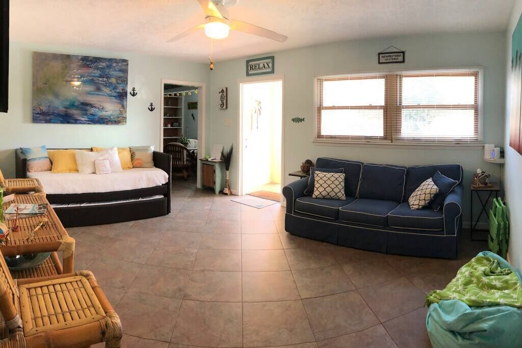 TV, Hulu, streaming services