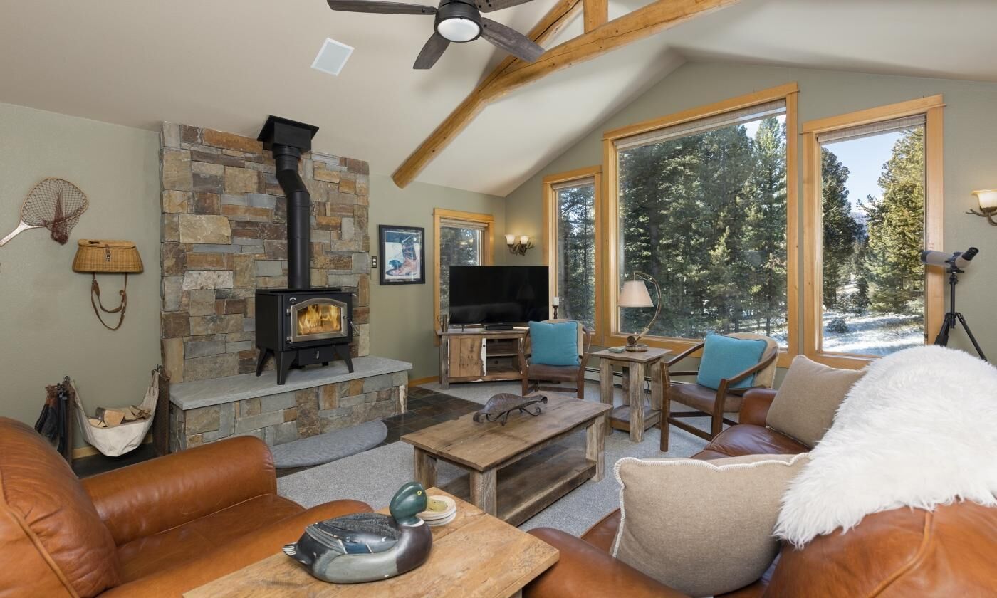 Big Sky Vacation Rentals: Sleeping Bear Lodge