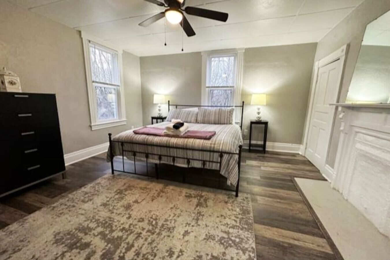 2 多间卧室、办公桌、熨斗/熨衣板、免费 WiFi