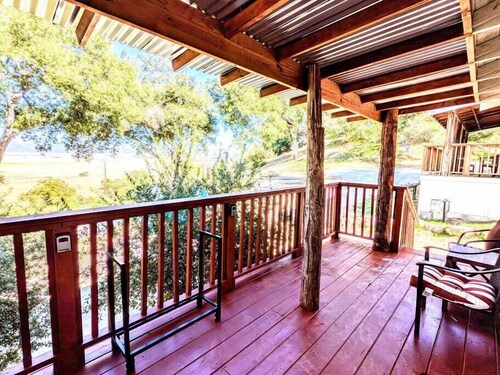 # 4. Falcon's Chalet - Studio W/ Fireplace & Amazing View