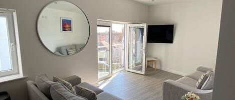 Apartment (2 Bedrooms) | Front of property